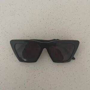 Illesteva Lisbon Sunglasses
